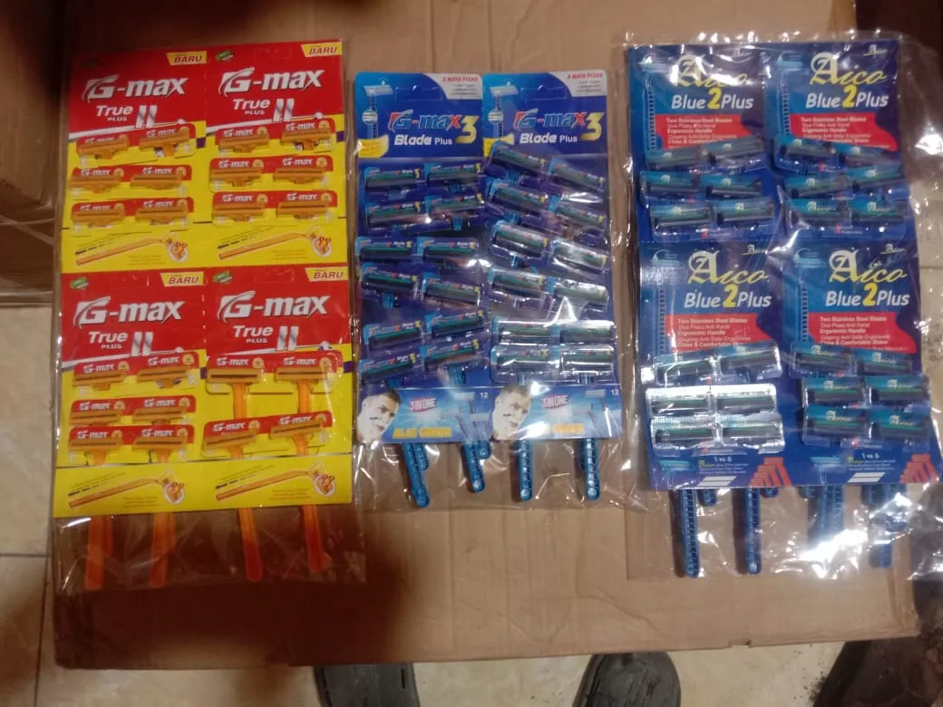 alat cukur manual gmax 2 mata kuning ym rp. 26,000 per lusin