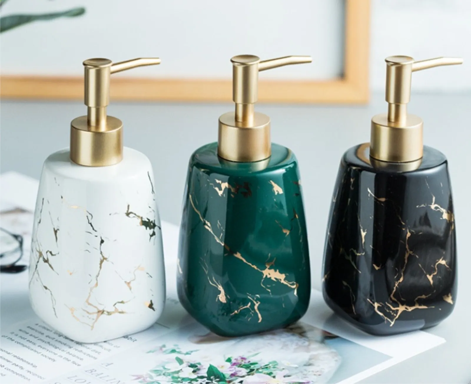 dispenser sabun keramik motif marble